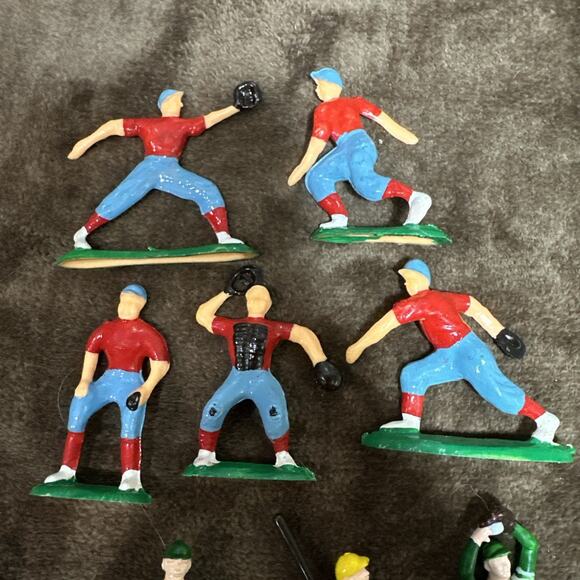 11 Vintage 1981 (2 Sets) Wilton Cake Tops Baseball Sports Catcher Pitcher - Picture 7 of 7